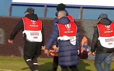 Accident grav în timpul partidei dintre Farul Constanța și Petrolul Ploiești: jucător scoasă cu targa și dusă de urgență la spital Un moment șocant s-a petrecut în timpul meciului dintre Farul Constanța și Petrolul Ploiești, marcat de o accidentare delicată ce a stârnit îngrijorare în rândul suporterilor și al oficialilor