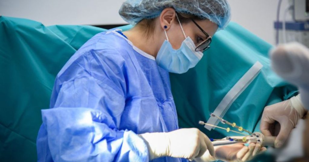 O tânără de 32 de ani, aparent sănătoasă și plină de viață, a trecut brusc printr-un coșmar medical ce ar putea fi relevat ca fiind mai frecvent decât se crede în rândul femeilor tinere