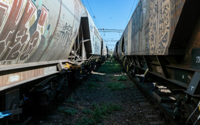Un incident grav a avut loc duminică după-amiază în stația de tren Chiajna, când un minor a fost electrocutat după ce s-a urcat pe unul dintre vagoanele unui tren de marfă încă descompus