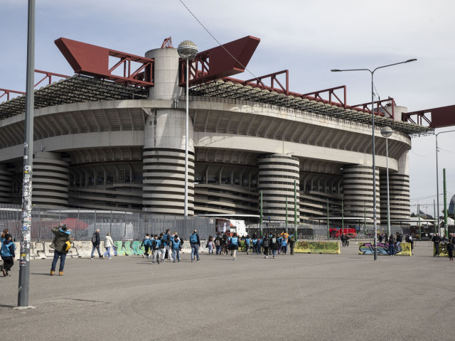 Scandal de proporții în Italia: Milan și Inter, implicate într-un trafic de influență pentru achiziția stadionului San Siro Un scandal uriaș zguduie în aceste zile mediul fotbalistic italian, odată cu acuzațiile de corupție îndreptate către oficiali ai cluburilor AC Milan și FC Internazionale Milano