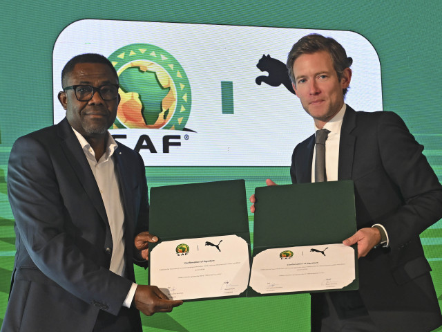 După mai bine de trei decenii în postura de pod de legătură între generații, Ionuț Vasile, fostul director general al Centrului Național de Audiovizual (CAN), își spune adio carierei și, implicit, unui episod tumultuos din viața sa