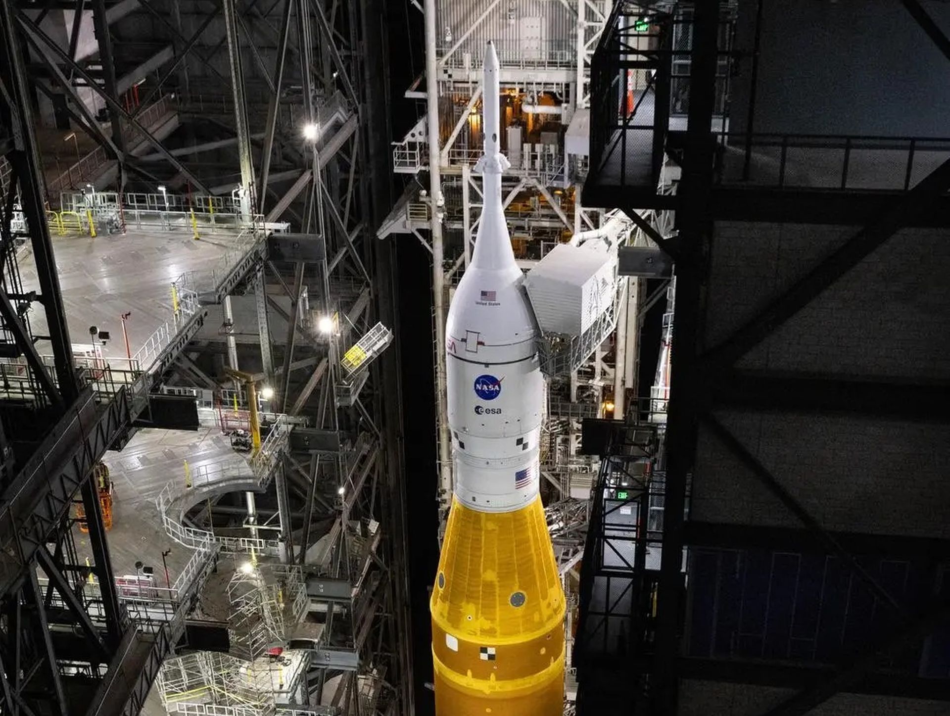 NASA a reușit, în cele din urmă, să remedieze defectul tehnic care risca să împiedice lansarea mult așteptatei misiuni Artemis 2, programată să fie prima explorare umană a regiunii lunare de după mai bine de jumătate de secol