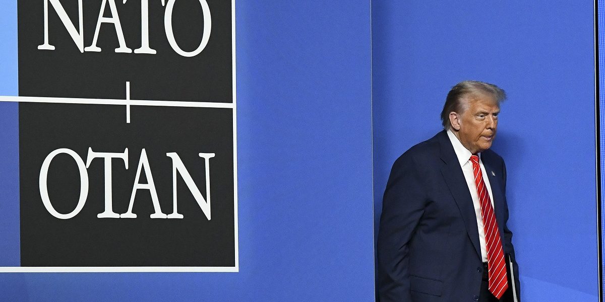 Donald Trump contestă susținerea SUA pentru NATO: „Poate nu trebuie să mai fim acolo”