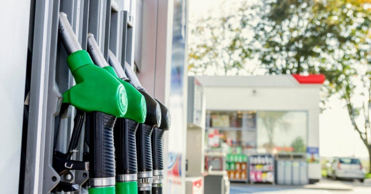 Guvernul refuză plafonarea prețurilor la carburanți; Dumitru avertizează că statul nu are fonduri pentru reduceri generale