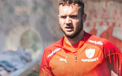 Ioan Andone lansează un avertisment dur despre șansele lui George Pușcaș la Dinamo: „Nu o văd bine” Fostul antrenor Ioan Andone, cunoscut pentru abordările sale directe și pentru sinceritatea fără menajamente, a avut recent declarații dure cu privire la situația actuală a lui George Pușcaș, atacantul de 23 de ani care a avut o carieră în continuă ascensiune înainte de a ajunge la Dinamo