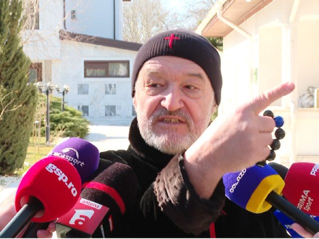 Gigi Becali, omul de afaceri și finanțatorul FCSB, face valuri în mercuriala clubului roș-albastru, anunțând o serie de mutări radicale pentru această vară: șase transferuri definitive și multiple strategii de întărire a echipei, toate într-un context tensionat pe piața transferurilor din Liga 1