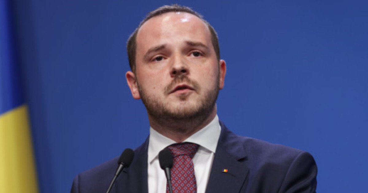 Ministrul Sănătății, Alexandru Rogobete, a tras un semnal de alarmă cu privire la răspândirea dezinformării în jurul vaccinării copiilor, subliniind că această problemă poate fi combătută prin campanii de informare și educare