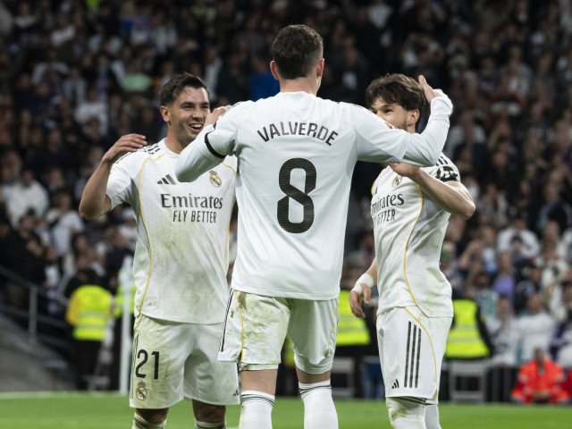 Real Madrid învinge Elche și se apropie de liderul La Liga