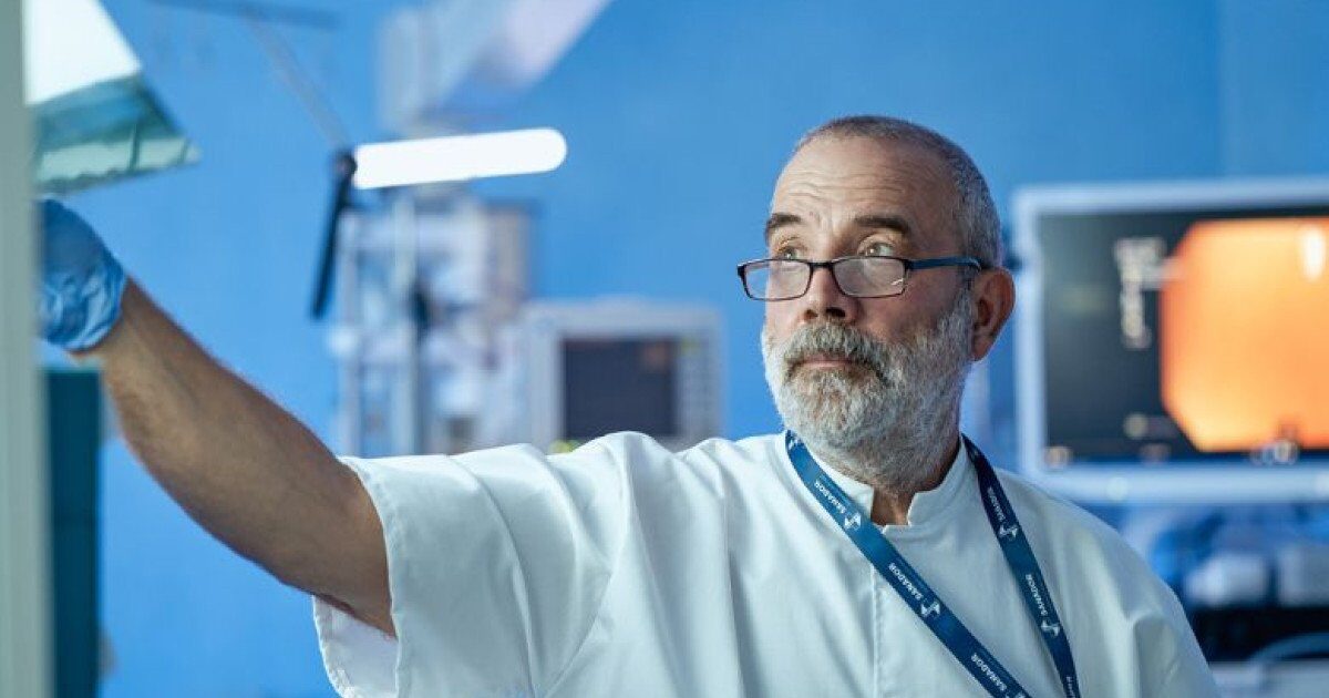 Noile tehnologii în domeniul medical răstoarnă paradigma intervențiilor invazive tradiționale, punând accent pe proceduri minim invazive, mai sigure și mai eficiente