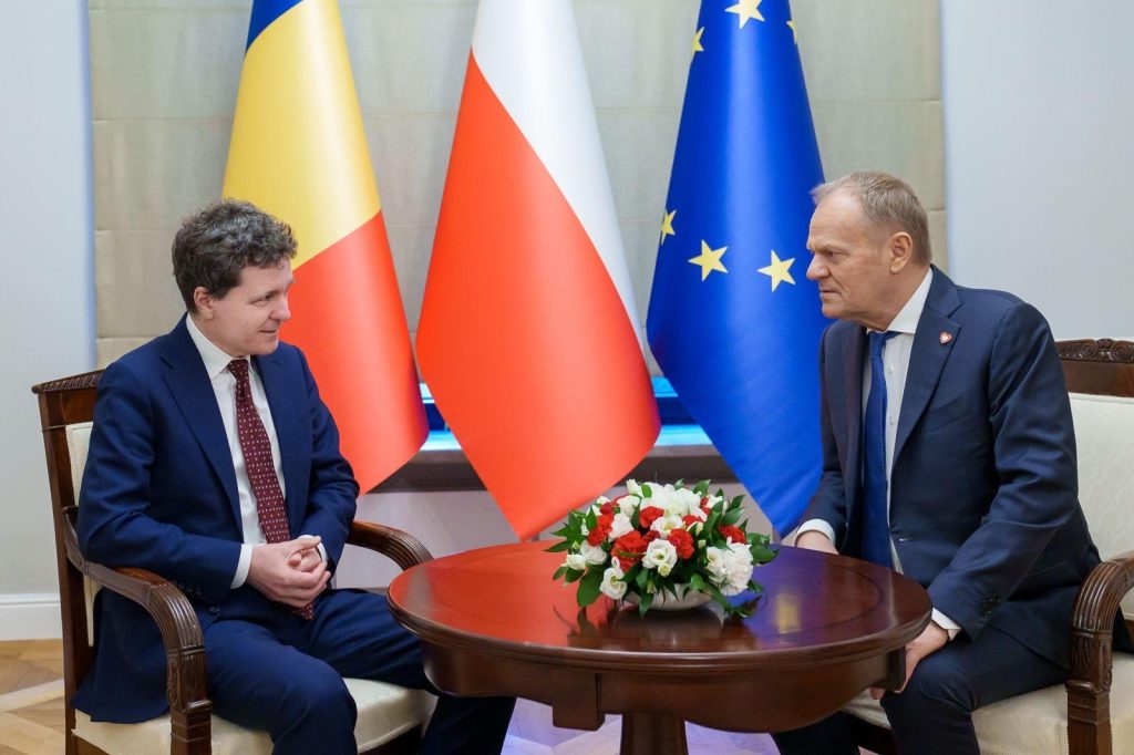 Nicușor Dan în vizită oficială în Polonia: alianță strategică în fața noilor provocări geopolitice Președintele României, Nicușor Dan, a întreprins o vizită oficială în Polonia, un eveniment care marchează consolidarea relațiilor bilaterale în contextul tensiunilor și schimbărilor din blocul european și european de Est