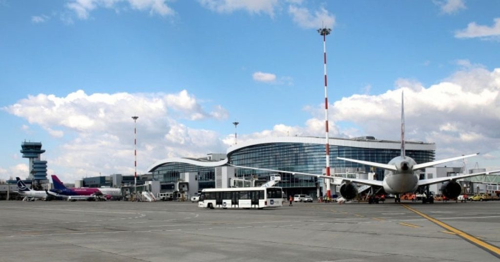 Aeroporturile din București sunt în alertă după anularea mai multor zboruri spre Tel Aviv, pe fondul escaladării conflictului din Orientul Mijlociu, iar situația privește direct aproape 1.500 de români care se aflau în regiune sau aveau planificate zboruri în următoarele zile