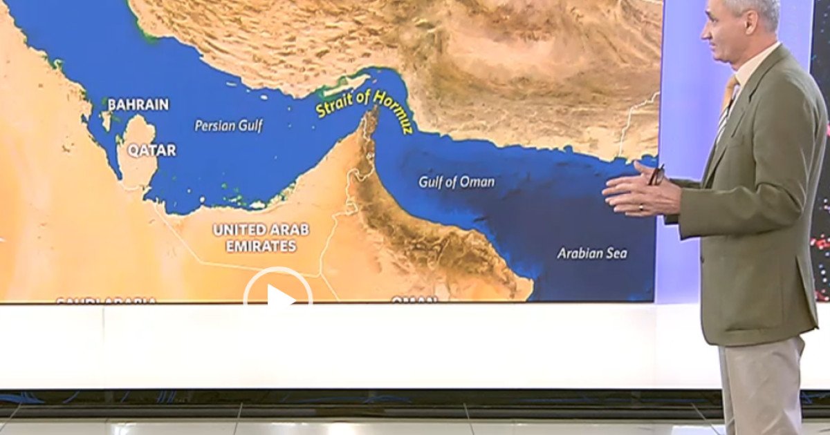 Iranul lansează un avertisment dur împotriva flotei mondiale de petrol Unul dintre cei mai influenți lideri militari ai Iranului a declarat că țara sa nu va mai permite exporturile de petrol din Golful Persic, amenințând explicit cu utilizarea forței împotriva oricărui vas petrolier care s-ar aventura în zona strâmtorii Ormuz