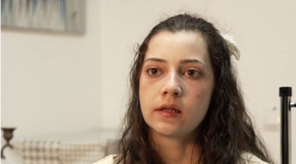 Tragedie sfâșietoare în peisajul social: tânăra Noelia Castillo Ramos, doar 25 de ani, a ales să pună capăt suferinței care a plouat necontenit în viața ei, trăind o realitate dureroasă, pe care mulți nu și-ar fi imaginat-o pentru un tânăr atât de plin de viață