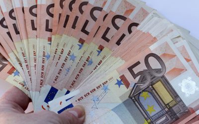 Trecerea de la numerar la plăți digitale: momentul abandonului bancnotelor