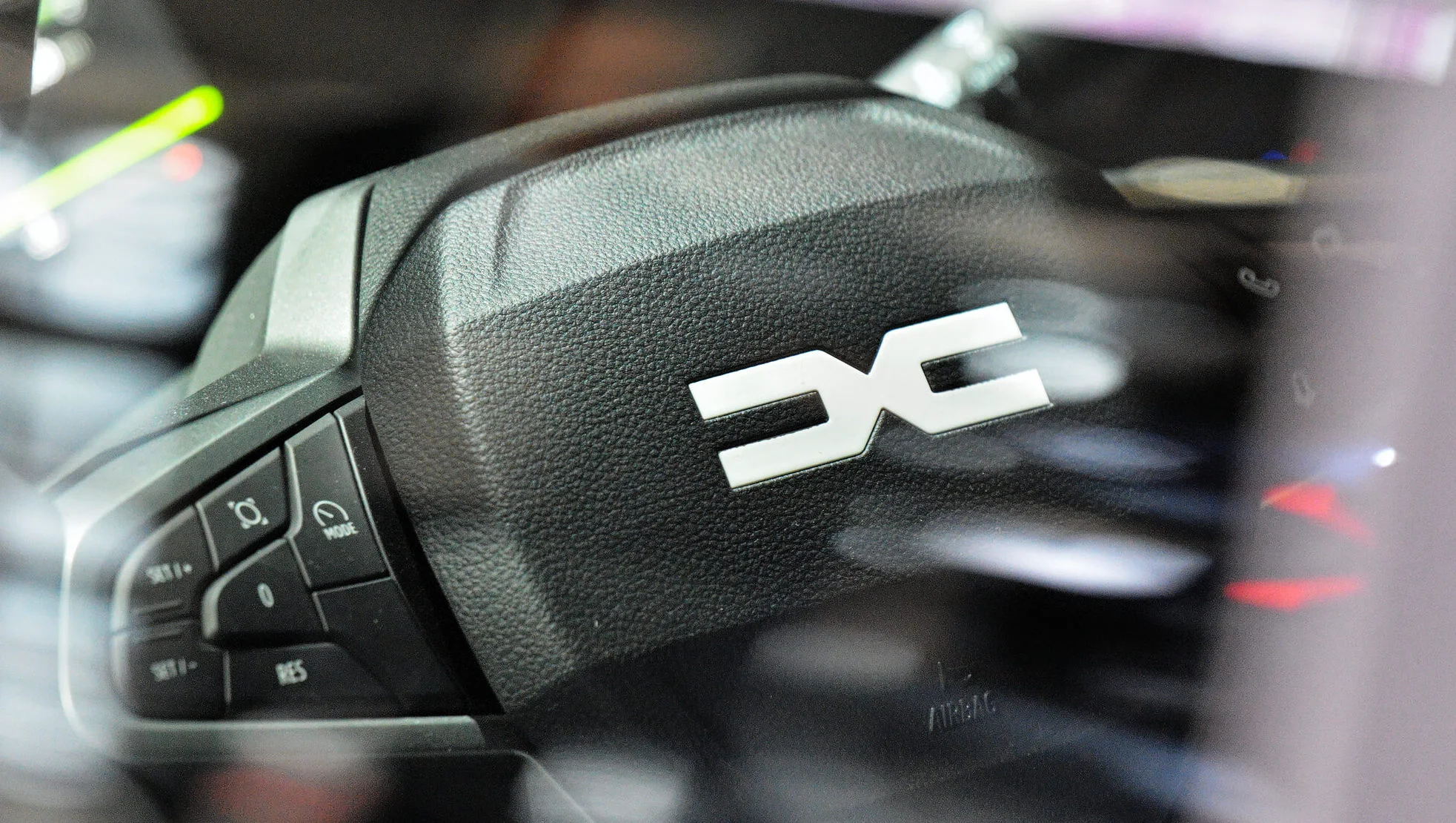 Dacia lansează noul Striker: un crossover compact pentru segmentul C, care promite să apropie mai mult înclinația românească pentru SUV-uri de piața globală