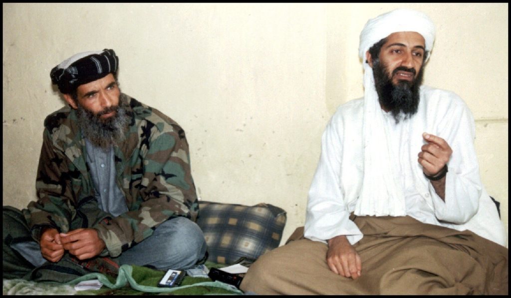 Osama bin Laden, de la fondator al terorismului global la simbol al justiției americane Pe 2 mai 2011, lumea întreagă a trăit un moment dramatic: confirmarea oficială a uciderii lui Osama bin Laden, liderul și creierul din spatele atacurilor din 11 septembrie 2001