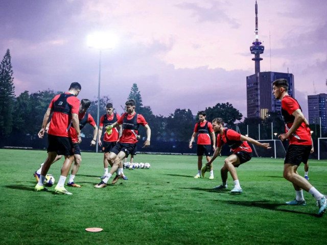 Bulgaria stabilește un record improbabil în fotbalul internațional, învingându-și adversarii cu scorul remarcabil de 10-2 într-un meci ce a stârnit controverse și admirație deopotrivă