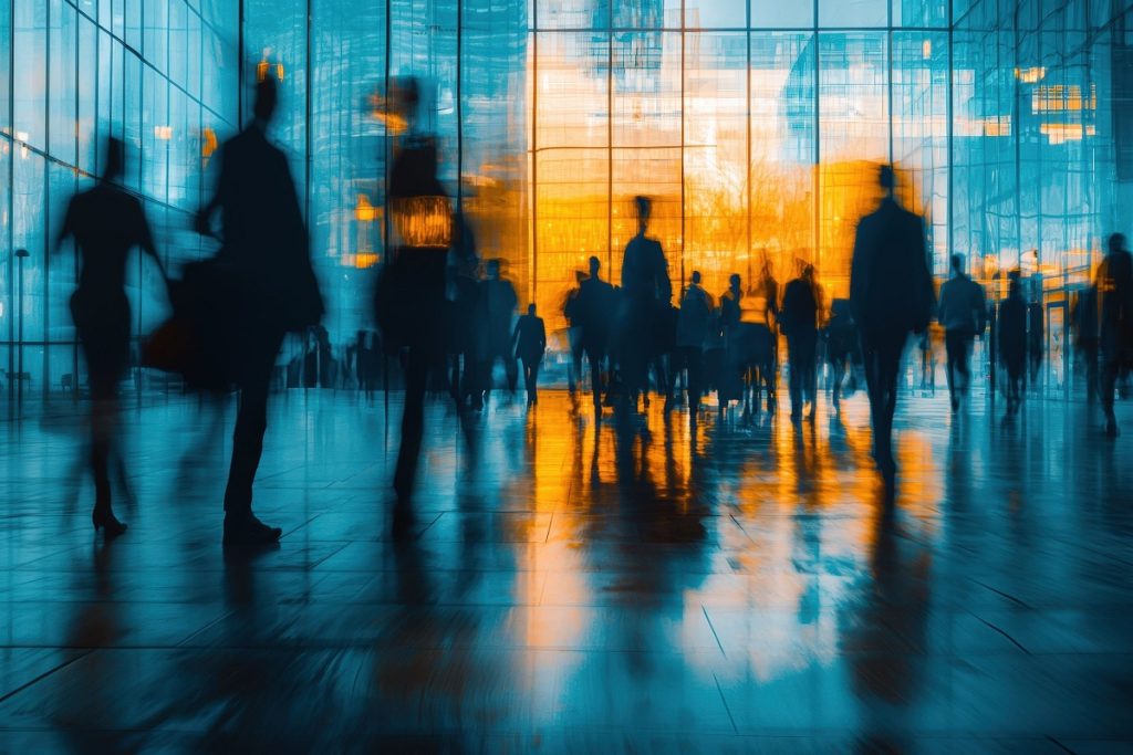 Angajatorul are dreptul să decidă organizarea muncii și să trimită angajații în delegație, însă această prerogativă este strict delimitată de legislație