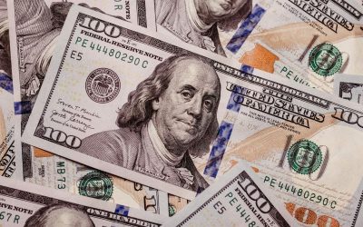 Banca Centrală Americană introduce o schimbare istorică: semnătura președintelui pe bancnote, pentru prima dată după 1861 Statele Unite fac o mutare surprinzătoare în simbolistica dolarului american, eliminând tradiția de aproape 160 de ani de a tipări semnătura secretarului Trezoreriei și a trezorierului, înlocuindu-le cu semnătura președintelui în funcție