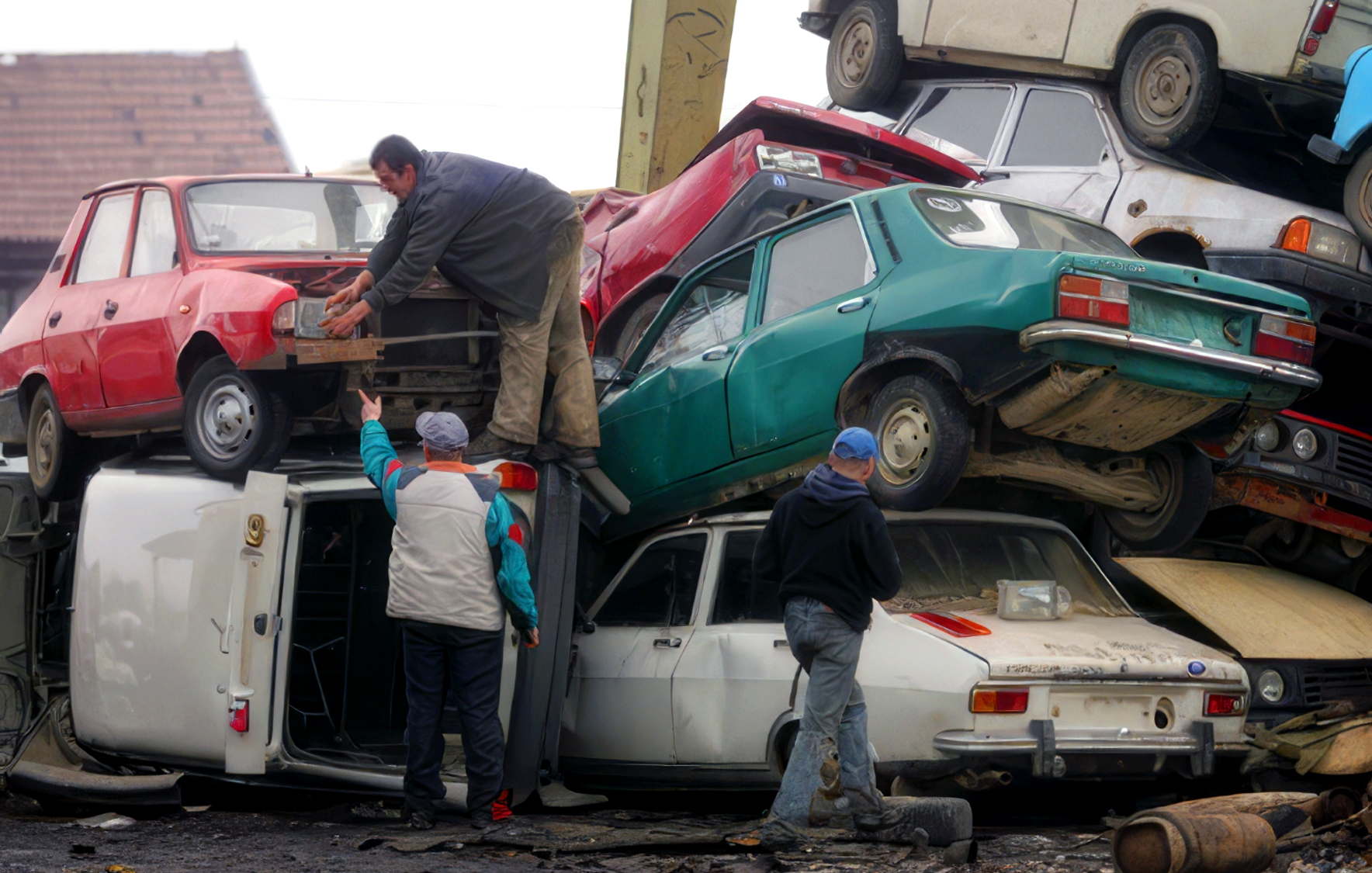 Banii pentru Rabla 2026 există, dar programul rămâne în stand-by din cauza incertitudinii bugetare Deși au fost evidențiate fonduri disponibile, lansarea oficială a Programului Rabla 2026 pare să fie încă în aer, din cauza unor controverse bugetare ce se încăpățânează să îngreuneze startul oficial