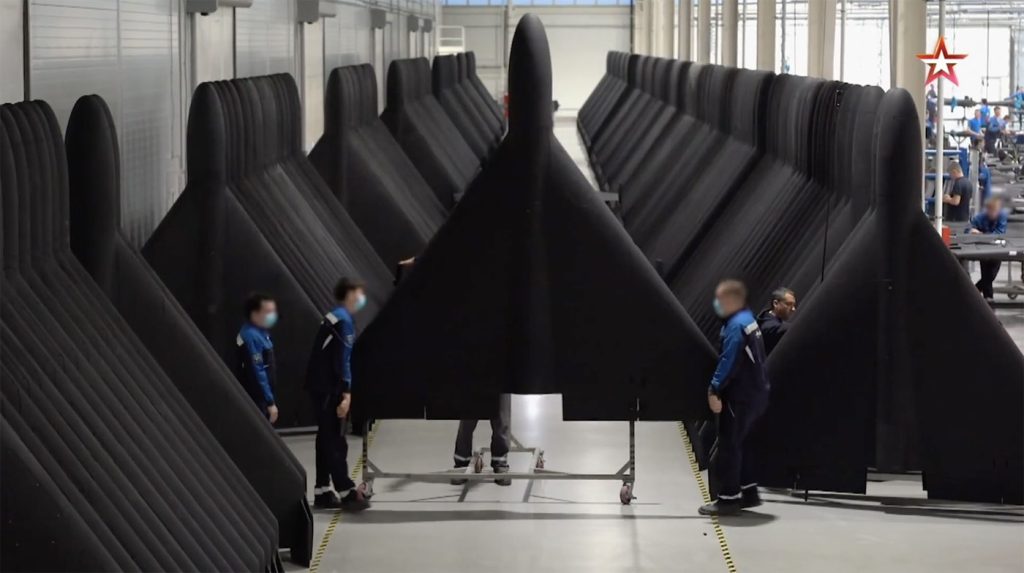 Discuții între Pentagon și țările din Golf pentru achiziționarea de drone interceptoare din Ucraina, menite să contracareze atacurile iraniene În eforturile de a-și întări apărarea împotriva atacurilor drone și a altor amenințări aeriene, Pentagonul explorează posibilitatea de a colabora cu state din Golf pentru achiziționarea unor drone interceptoare avansate, fabricate în Ucraina