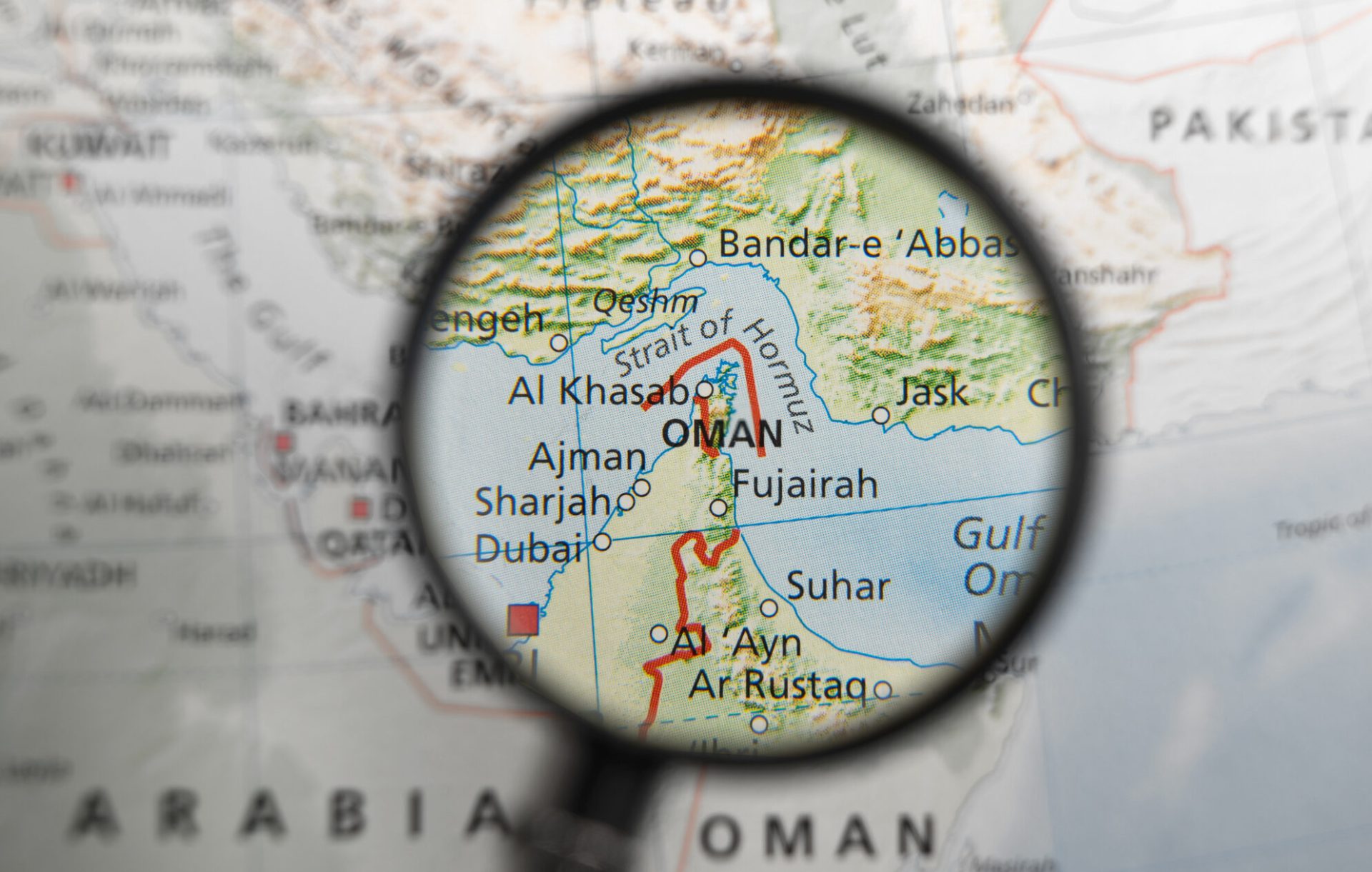 Marea Britanie devine primul stat european care va permite Statelor Unite utilizarea bazelor militare din teritoriul său pentru acțiuni împotriva Iranului în regiunea Strâmtoarea Ormuz, o decizie ce marchează un nou pas în apropierea unei potențiale escaladări a tensiunilor în Orientul Mijlociu