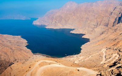 Insula Kharg devine punct de foc în tensiunile din Golful Persic Într-o regiune deja extrem de instabilă, insula Kharg din Golful Persic a câștigat o importanță strategică fără precedent, având un rol crucial în disputele legate de controlul asupra rafinăriilor de petrol și a unei rute vitale pentru transportul mondial de energie