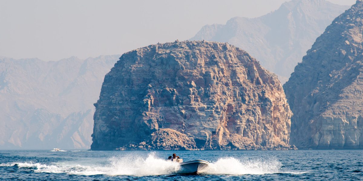 Trump urmăreşte oprirea minării Strâmtorii Ormuz, considerată ultima punte a Iranului