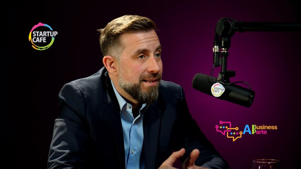 Programatorii nu vor fi înlocuiți de inteligența artificială, ci vor evolua odată cu ea, afirmă Mario Popescu, fondatorul platformei Tailent, specializată în robotizare și automatizare prin tehnologii RPA (Robotic Process Automation)