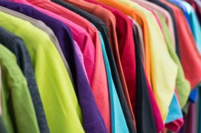 Blocaje în lanțul global de aprovizionare: cursele de transport de îmbrăcăminte către mari retaileri internaționali sunt suspendate în Bangladesh și India Mobilizarea globală a industriei textile a fost grav perturbată în ultimele săptămâni, odată cu faptul că transporturile de îmbrăcăminte destinate unor mari retaileri internaționali sunt blocate pe aeroporturi din Bangladesh și India