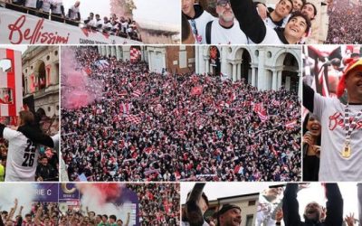 Nebunie în Italia: Peste 30.000 de oameni au ieșit în stradă pentru a celebra promovarea Echipei locale după 26 de ani de așteptare Italia a fost cuprinsă de o sursă de entuziasm și mândrie națională în ultima zi, odată cu manifestațiile uriașe din întregul ținut, ca urmare a promovării echipei lor favorite