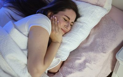 Bruxismul, o afecțiune cu impact tot mai mare în societatea modernă, devine o problemă tot mai frecvent întâlnită în rândul populației, afectând atât securitatea dentară, cât și bunăstarea generală a celor care suferă de ea