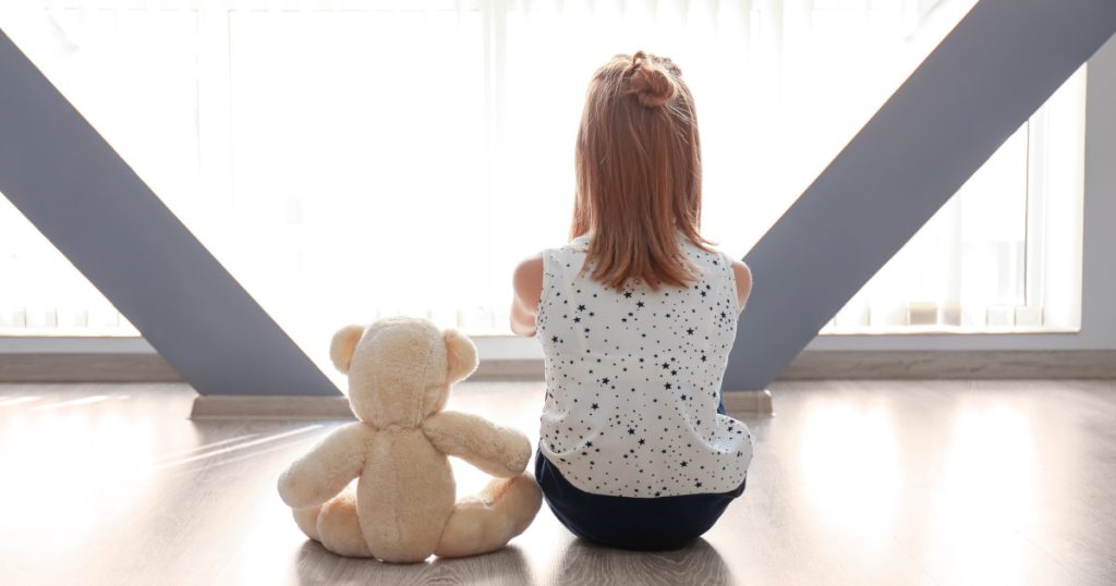 O nouă perspectivă în cercetarea autismului: comunitatea științifică caută alternative independente față de autoritățile din SUA Un nou front în domeniul cercetării autismului se deschide odată cu anunțul liderilor din comunitatea științifică și a activiștilor, care intenționează să lanseze un comitet independent ce să contribuie decisiv la stabilirea priorităților în cercetarea și înțelegera acestei condiții complexe