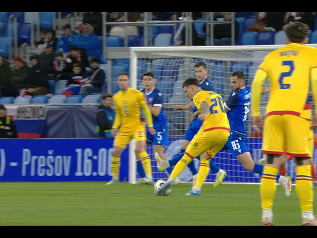 Naționala de Fotbal a României suferă încă o înfrângere dureroasă în preliminariile pentru Campionatul European, după ce a fost învinsă de Slovacia cu scorul de 2-0 într-un meci disputat miercuri seară