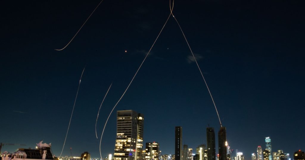 Teheranul pare să fi făcut un pas semnificativ în modernizarea arsenalului său de rachete balistice, după ce filmările care surprind interceptarea acestora în Golful Persic au ridicat semne de întrebare legate de implicarea experților ruși în procesul de îmbunătățire a tehnologiei militare iraniene