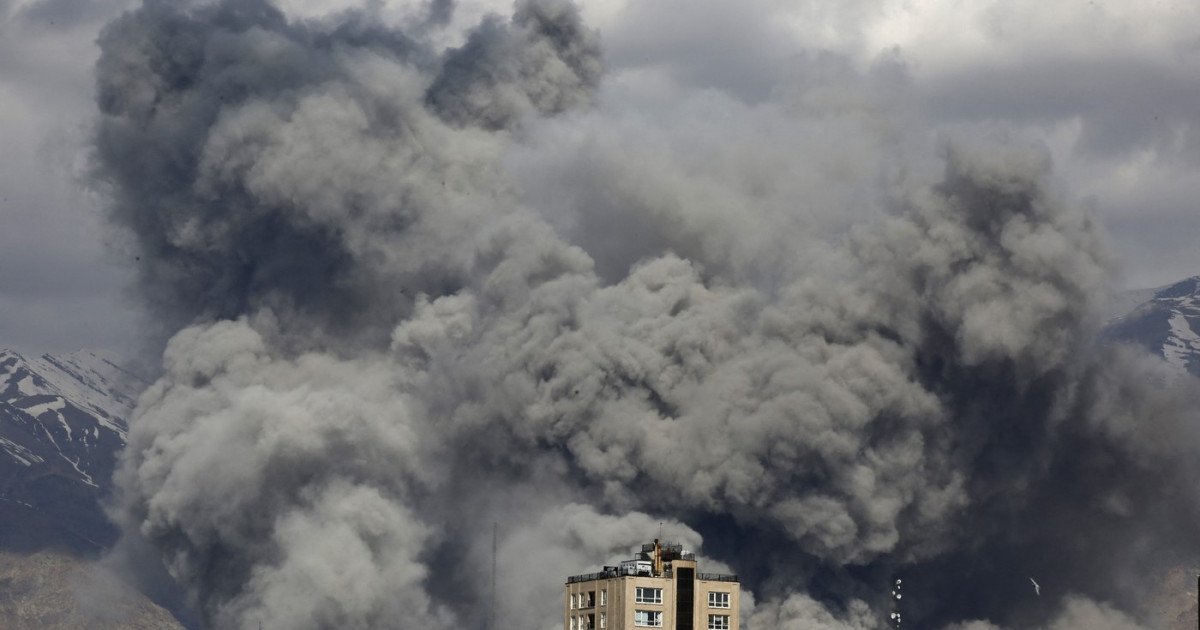 Escaladare militară în Orientul Mijlociu: Israel și SUA lansează operațiuni de amploare, Iran răspunde cu valuri de rachete Conflictul înghite regiunea, iar zilele din urmă au marcat o escaladare rapidă și devastatoare între Israel, Statele Unite și Iran, într-un ritm care amplifică spaima și incertitudinea în sânul comunității internaționale