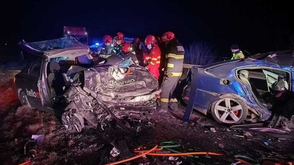 Tragedie pe DN 21: un accident rutier soldat cu decesul unei persoane și rănirea gravă a alteia Un accident grav produs astăzi pe DN 21, pe raza orașului Însurăței din județul Brăila, a avut consecințe devastatoare, soldându-se cu decesul unei persoane și rănirea gravă a alteia