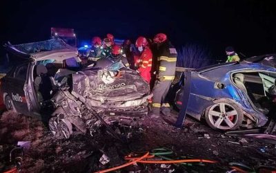 Tragedie pe DN 21: un accident rutier soldat cu decesul unei persoane și rănirea gravă a alteia Un accident grav produs astăzi pe DN 21, pe raza orașului Însurăței din județul Brăila, a avut consecințe devastatoare, soldându-se cu decesul unei persoane și rănirea gravă a alteia