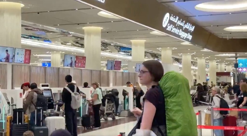 Criza aeriană cauzată de tensiunile din Orientul Mijlociu afectează și cetățenii americani blocați în Emiratele Arabe Unite, care acuză lipsa de sprijin din partea autorităților din Statele Unite ale Americii