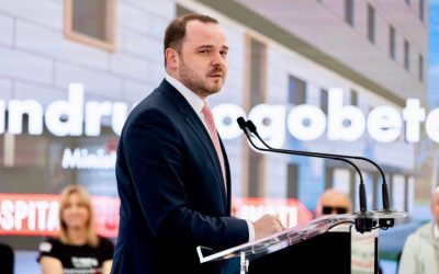 România în plină transformare în domeniul sănătății: investiții masive, modernizare și adaptare la standardele globale Cele trei milioane de români care se confruntă anual cu probleme de sănătate pot începe să simtă, în sfârșit, schimbări tangibile în sistemul național de sănătate, după ani de stagnare și crize