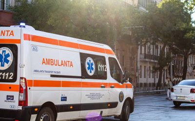 Un incident tragic a avut loc joi în satul Izvoru, din comuna Izvoru, județul Argeș, încheind abrupt o viață și readucând în prim-plan pericolul invizibil al construcțiilor vechi și nesigure din zonele rurale ale țării