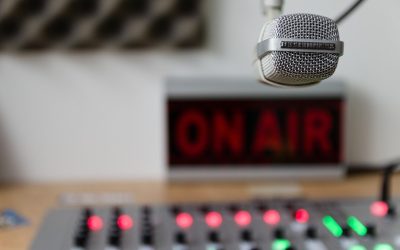 Grupul media CBS se retrage din domeniul știrilor radio, închidând un capitol ilustrativ pentru criza industriei tradiționale de mass-media în America de Nord