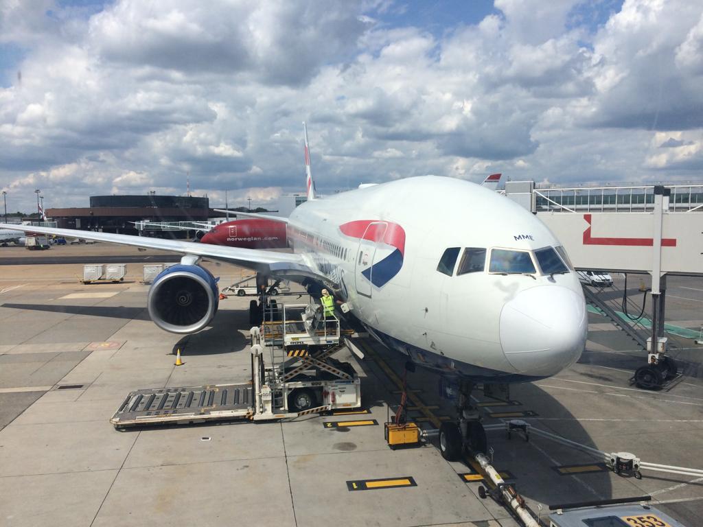 Tragedie la bordul unui zbor al British Airways: Pasageră decedată în timpul cursei Londra-Hong Kong, iar pasagerii au continuat zborul zilnic, fără a fi informați despre deces Un eveniment nefericit a transformat recent unul dintre cele mai lungi și aglomerate zboruri internaționale în propriul său incident dramatic
