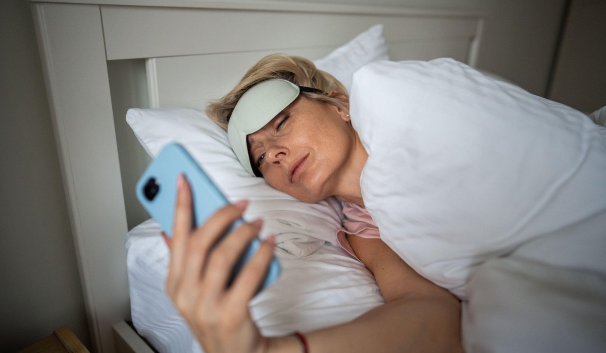 Dependența de clipurile scurte: când scroll-ul devine o capcană pentru creierul nostru Fiecare dintre noi a trecut, cel puțin o dată, prin senzația aceea de a nu putea să înceteze să dea scrolling pe telefon, pentru că, indiferent câte clipuri vizionăm, dorința de a descoperi următorul conținut nu dispare