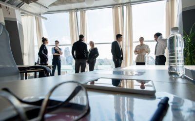 Inteligența Artificială devine rapid o forță motrice în restructurarea sectorului tehnologic, iar efectele sale se resimt din ce în ce mai vizibil asupra pieței muncii la nivel global