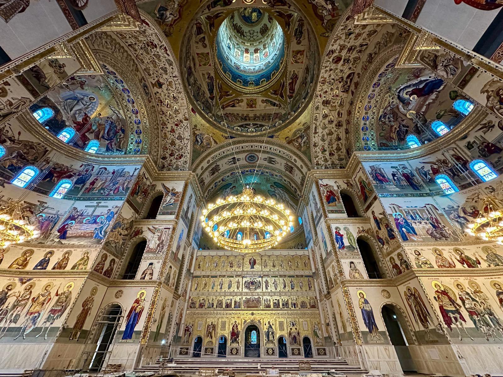 Schimbări semnificative în organizarea slujbelor de Paște din anul acesta: Catedrala Națională va rămâne închisă pentru credincioși În contextul continuării măsurilor de prevenție și a restricțiilor impuse pentru limitarea răspândirii COVID-19, Patriarhia Română a anunțat recent modificări importante în modul în care vor fi organizate slujbele ocazionate de Paștele ortodox