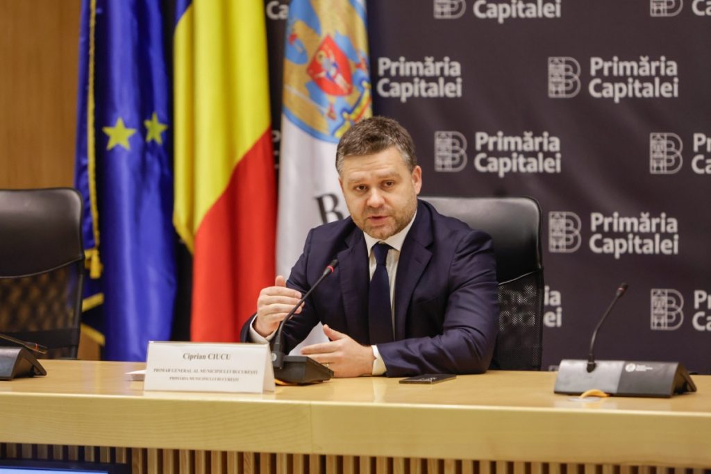 Primarul Capitalei, Ciprian Ciucu, avertizează că bugetul național, dacă nu va fi aprobat de urgent, riscă să pună în pericol stabilitatea financiară a Municipiului București