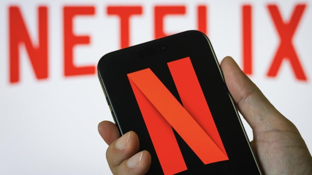 Contul tău de Netflix, deși pare sigur, poate fi vulnerabil dacă nu acorzi atenție semnelor de alertă și măsurilor preventive