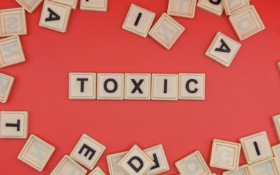 Cuvintele, chiar și cele aparent banale, pot avea un impact profund asupra minții noastre, influențând modul în care ne percepem pe noi înșine și relațiile cu ceilalți