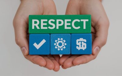 Cuvintele mici, impactul uriaș: cum vorbirea empatică calmează mintea și trupul Uneori, o propoziție simplă precum „Te înțeleg” sau „Sunt aici pentru tine” poate schimba complet atmosfera într-o conversație tensionată